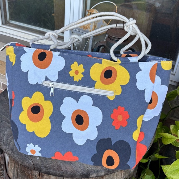 Handbags - Farmhouse Style Floral Canvas Tote Bag - Multicolor